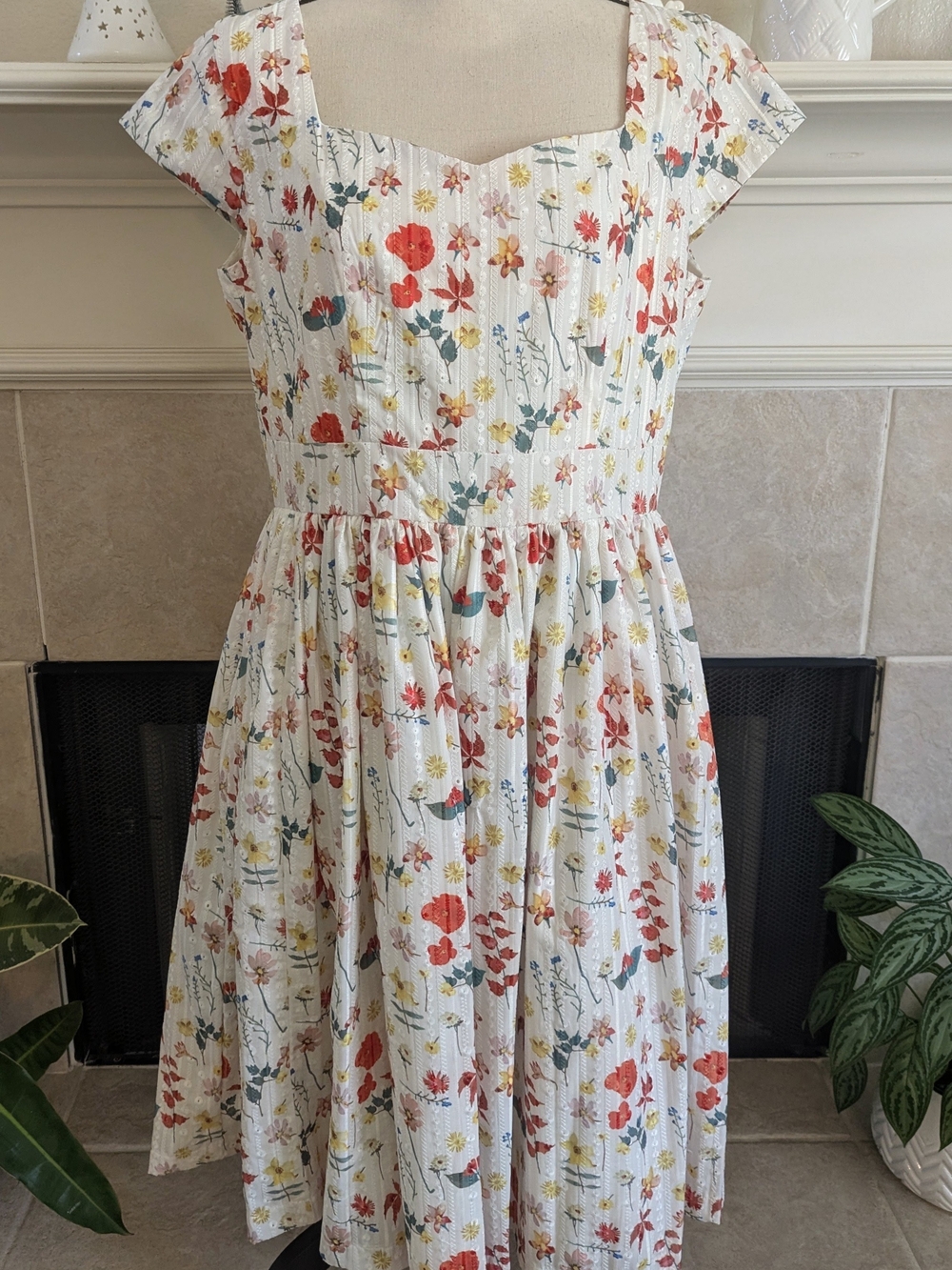 Modcloth Floral Sweetheart Neckline Midi Dress — Size XXL